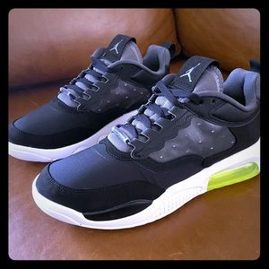 JORDAN AIR  MAX 200 XX “Black Volt”